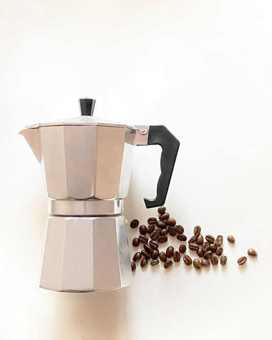 HOW TO BREW AMAZING COFFEE WITH MOKA POT.