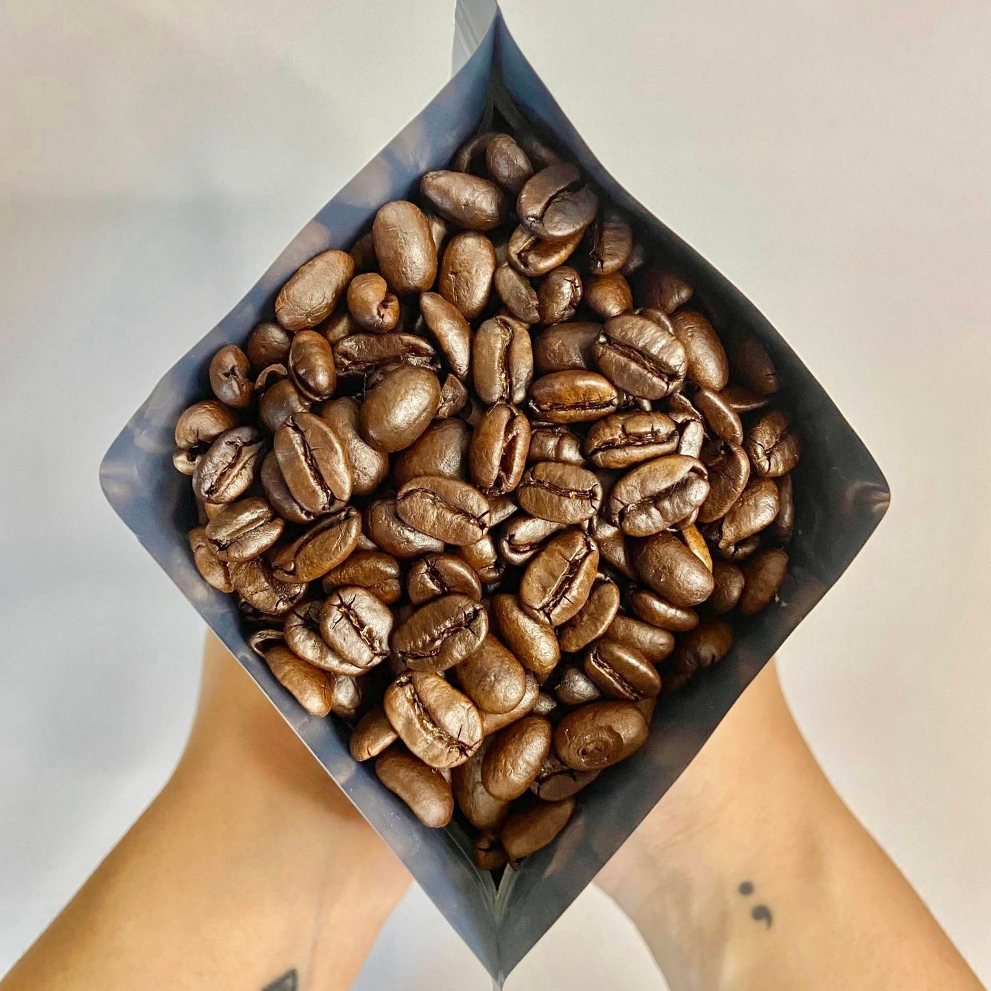 AVANÇOS COFFEE - TRUE NORTH - ESPRESSO ROAST - 100% ARABICA - 1 KG